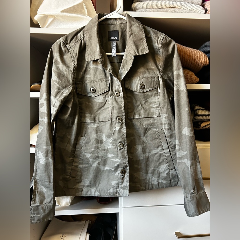 VUORI camo jacket